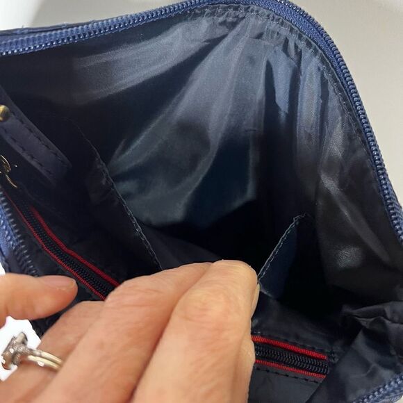 Tommy Hilfiger Women's Navy Blue Synthetic Leather Logo Print Cross Body Bag - Picture 11 of 14